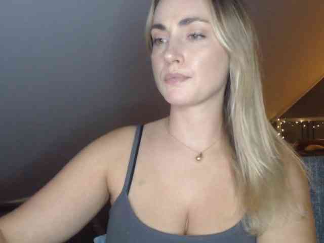 ScarlettXQueen webcam
