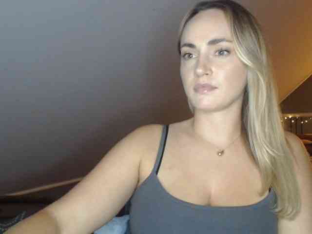ScarlettXQueen webcam