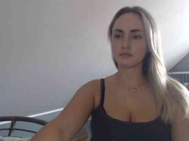ScarlettXQueen webcam