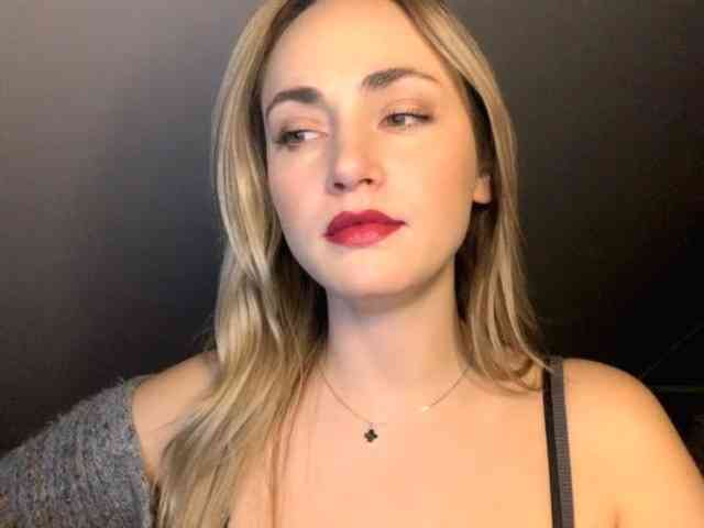 ScarlettXQueen webcam