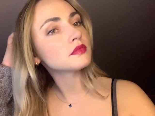 ScarlettXQueen webcam