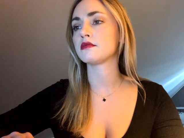 ScarlettXQueen webcam