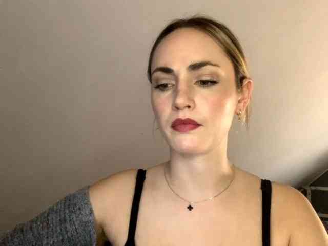 ScarlettXQueen webcam