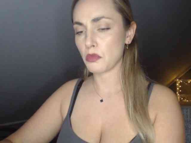 ScarlettXQueen webcam