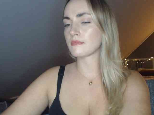 ScarlettXQueen webcam