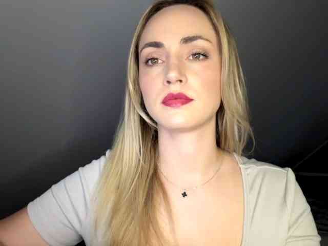 ScarlettXQueen webcam