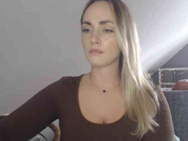Model: ScarlettXQueen
