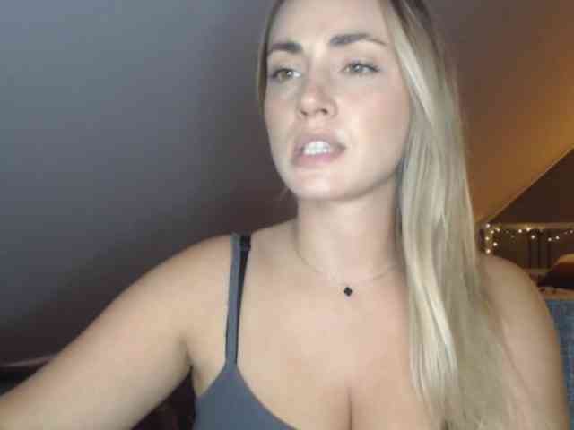 ScarlettXQueen webcam