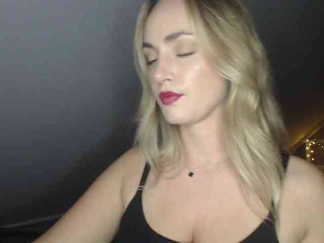 ScarlettXQueen webcam