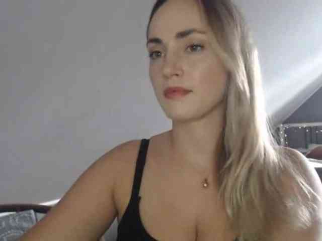 ScarlettXQueen webcam