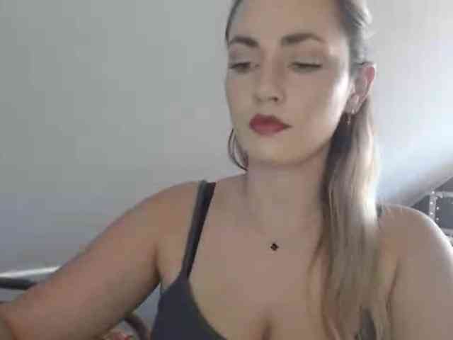 ScarlettXQueen webcam