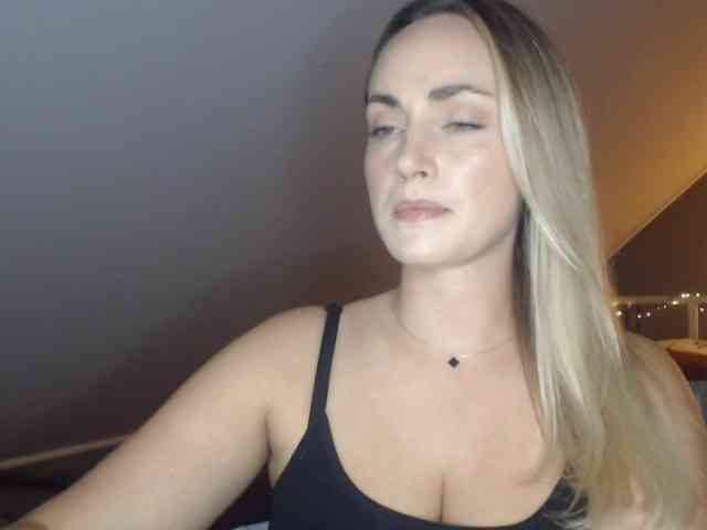 ScarlettXQueen webcam