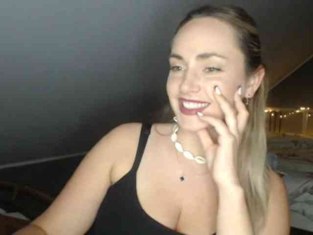 ScarlettXQueen webcam
