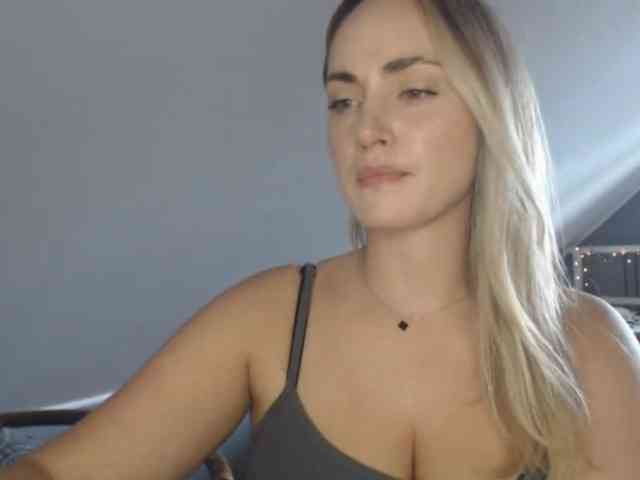 ScarlettXQueen webcam