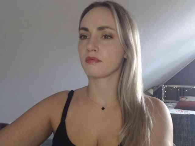 ScarlettXQueen webcam