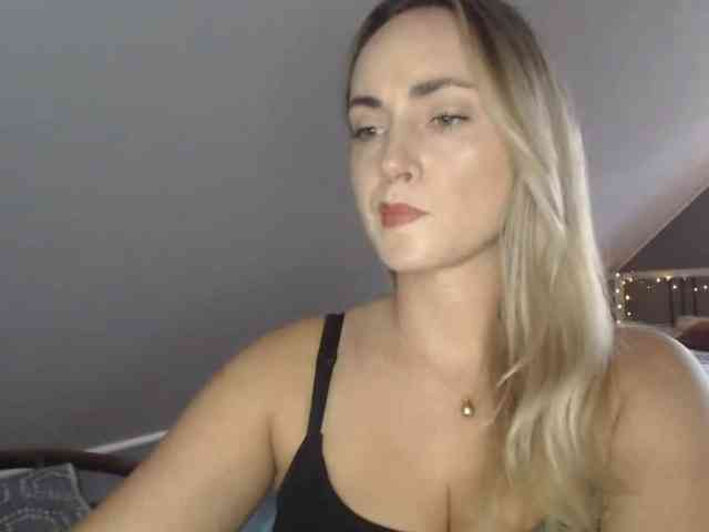 ScarlettXQueen webcam