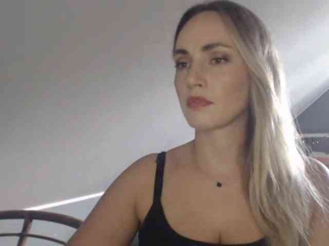 ScarlettXQueen webcam