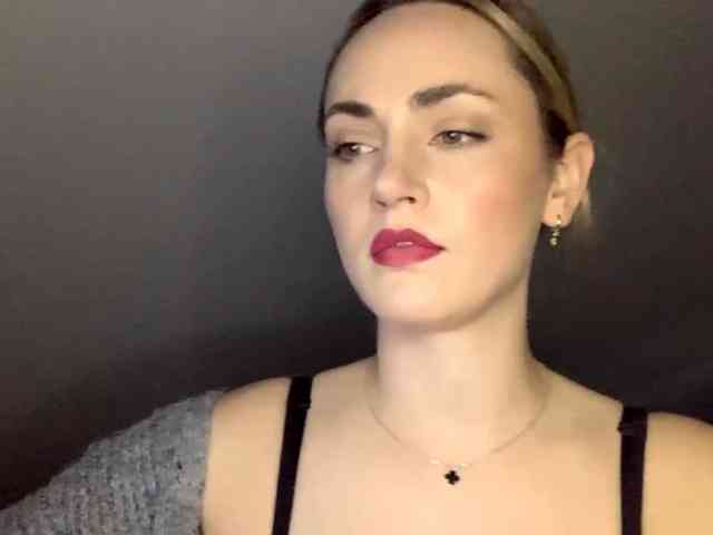 ScarlettXQueen webcam