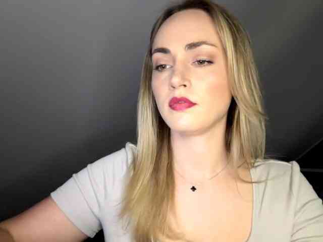 ScarlettXQueen webcam