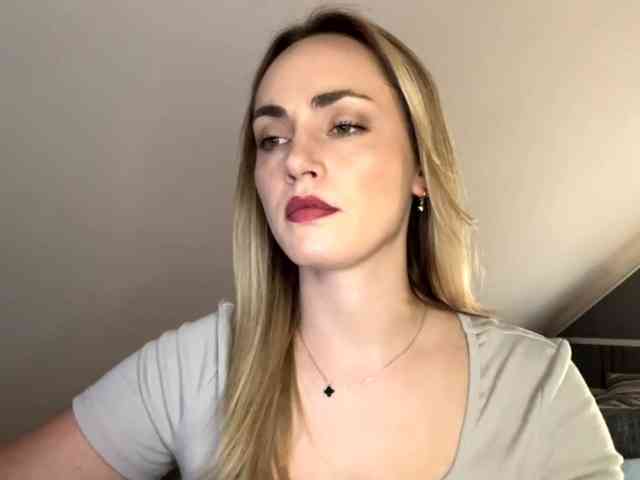 ScarlettXQueen webcam