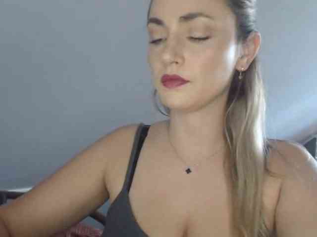 ScarlettXQueen webcam