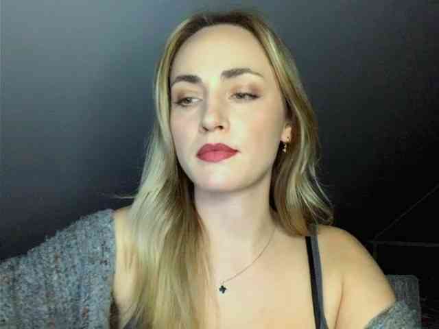 ScarlettXQueen webcam