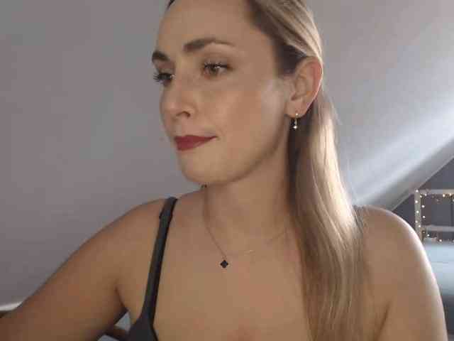 ScarlettXQueen webcam