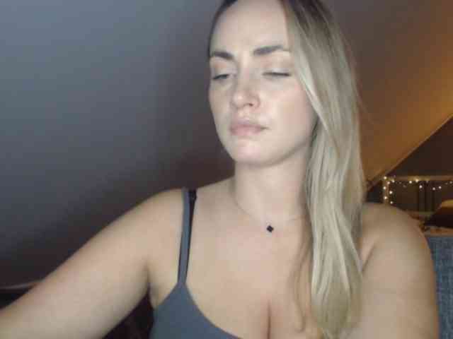 ScarlettXQueen webcam
