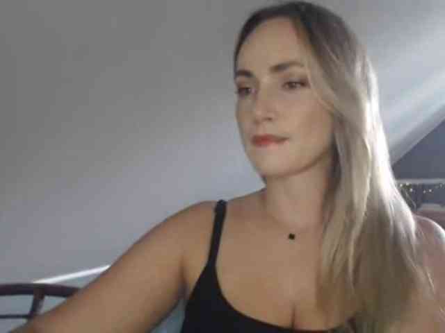 ScarlettXQueen webcam