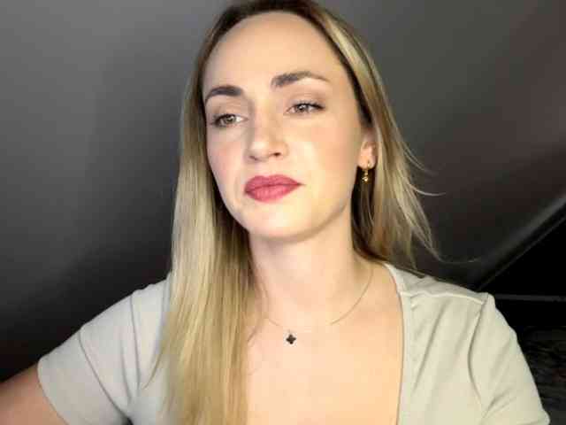 ScarlettXQueen webcam