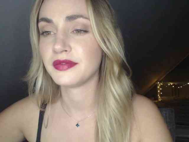 ScarlettXQueen webcam