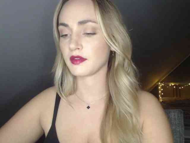 ScarlettXQueen webcam