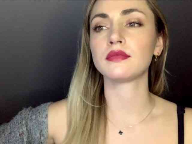 ScarlettXQueen webcam