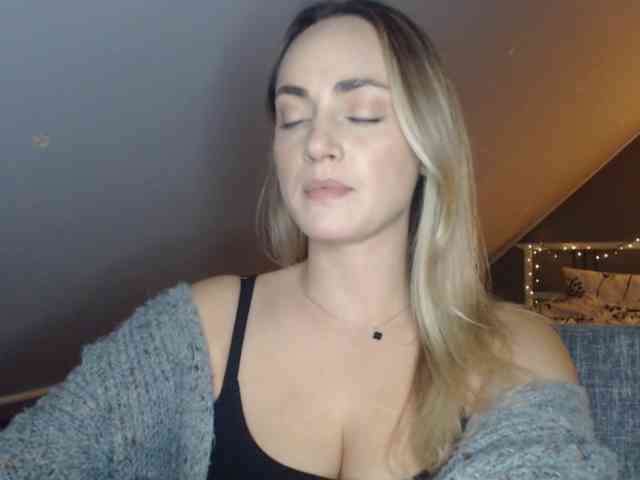 ScarlettXQueen webcam