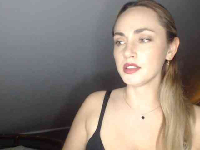 Model: ScarlettXQueen
