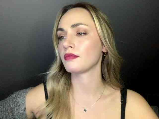 ScarlettXQueen webcam