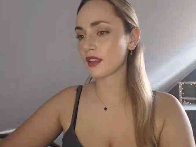 ScarlettXQueen webcam