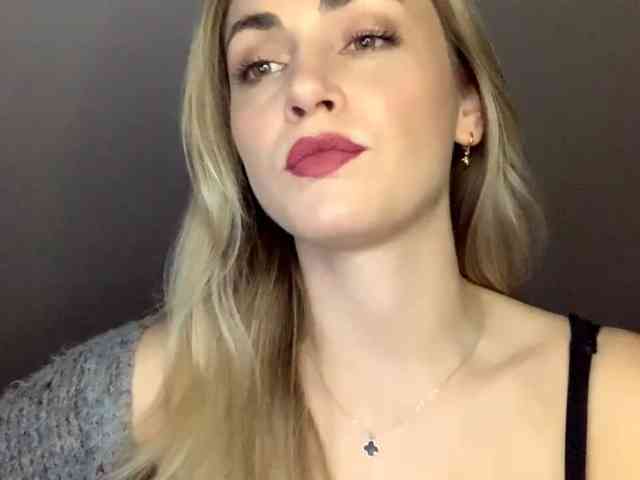 ScarlettXQueen webcam