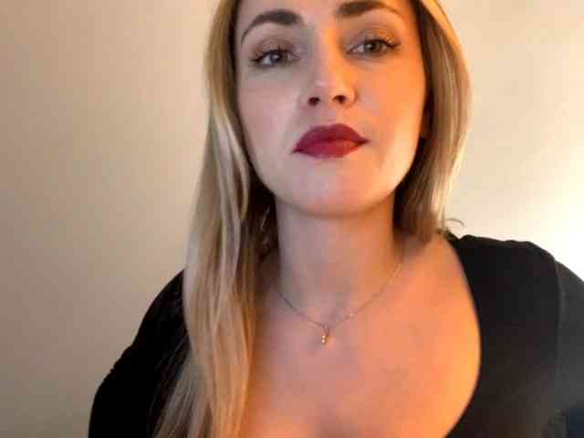 ScarlettXQueen webcam