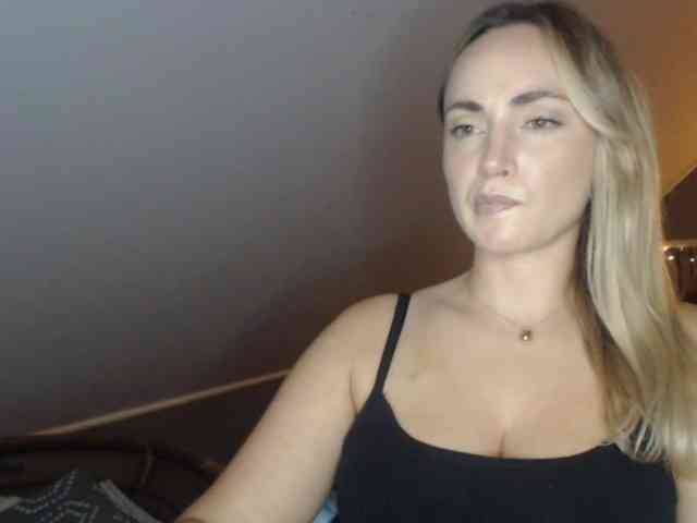 ScarlettXQueen webcam