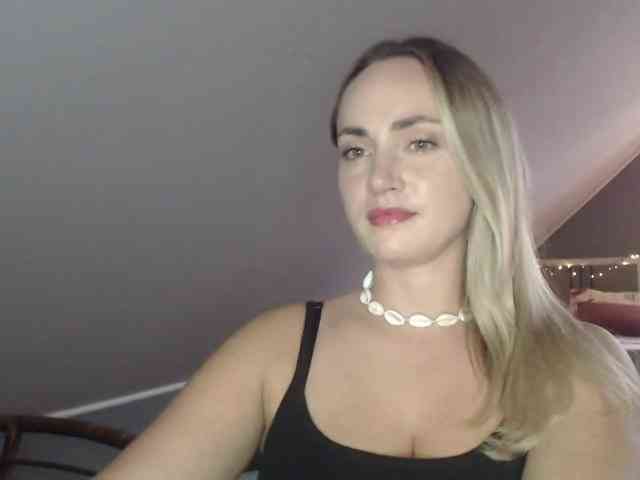 ScarlettXQueen webcam
