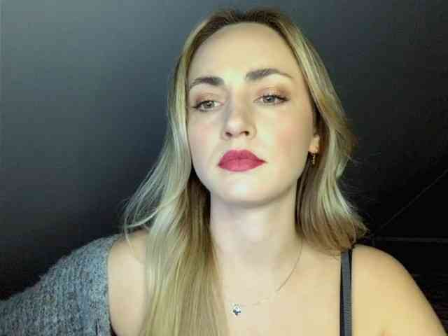 ScarlettXQueen webcam