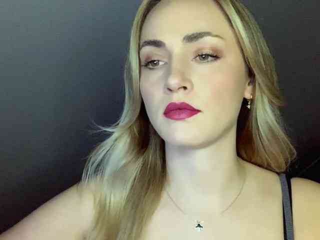 ScarlettXQueen webcam