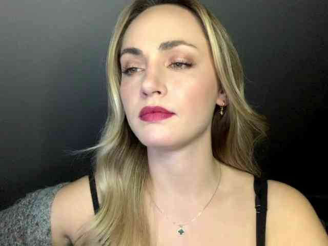 ScarlettXQueen webcam