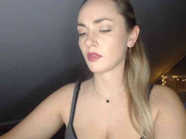 ScarlettXQueen webcam