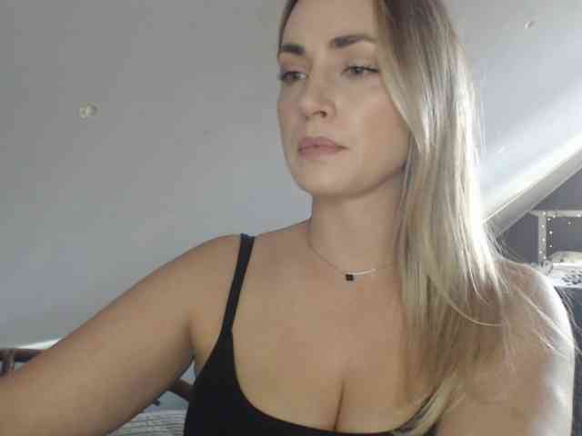 ScarlettXQueen webcam
