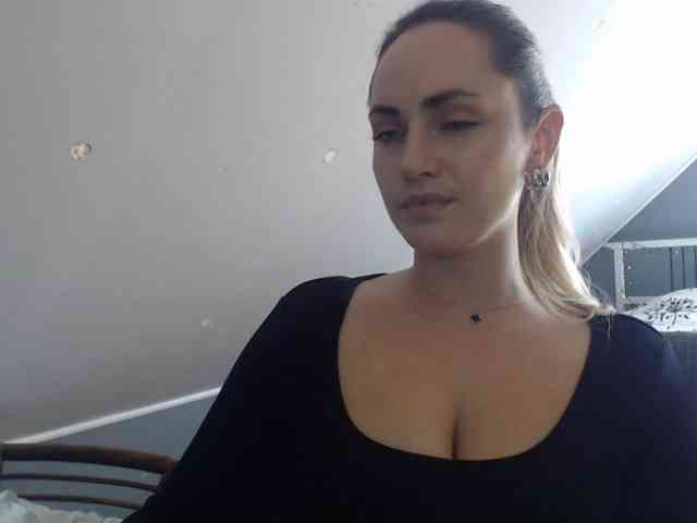 Model: ScarlettXQueen
