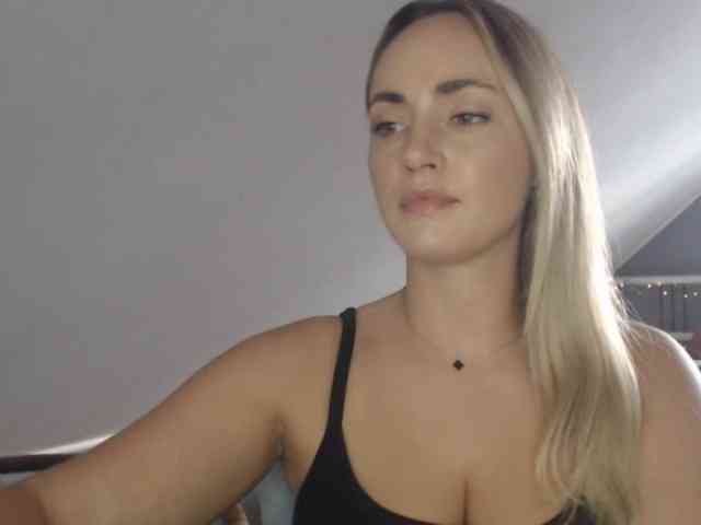 Model: ScarlettXQueen