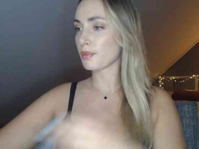 ScarlettXQueen webcam