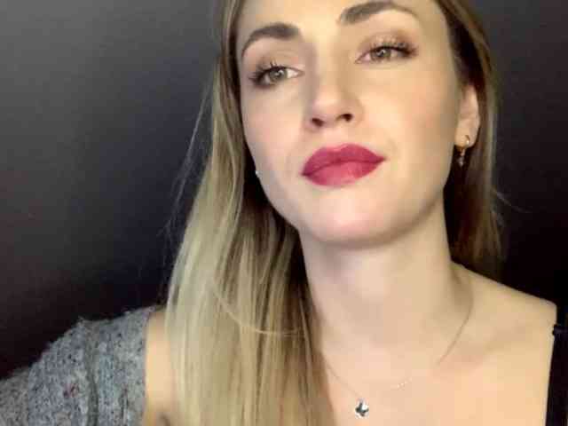 ScarlettXQueen webcam